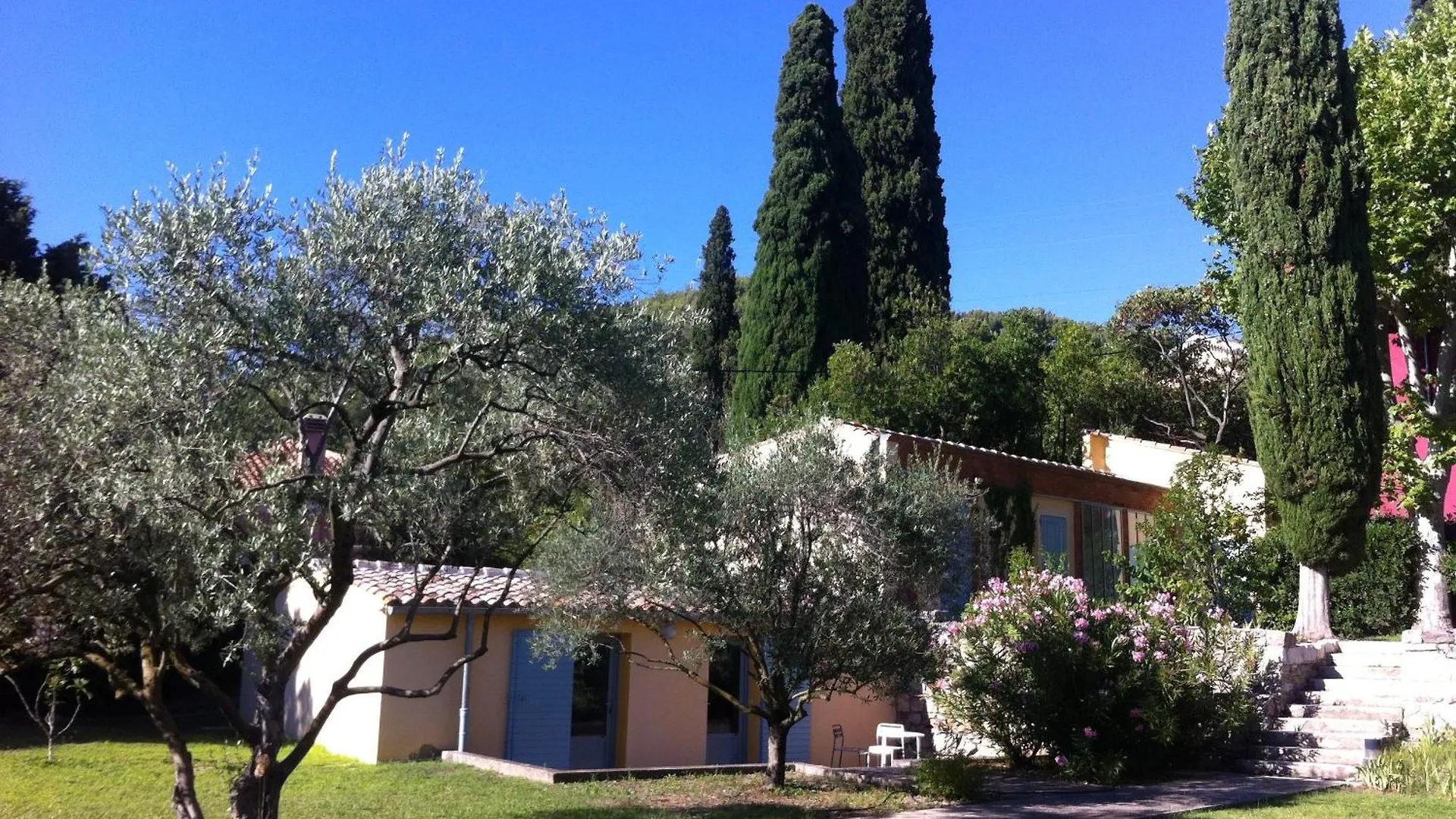 Maisonnette Dans Un Parc Du 18Eme Aix-en-Provence